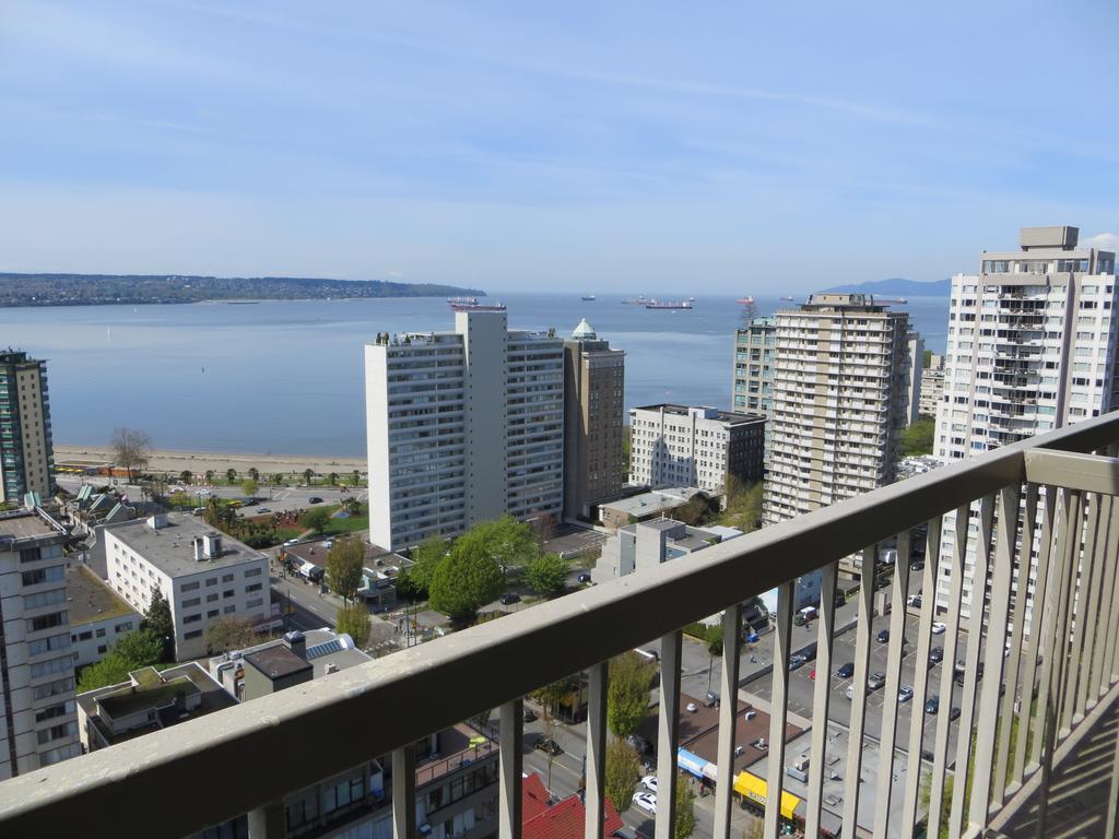 Coast Plaza Hotel And Suites Vancouver Eksteriør billede